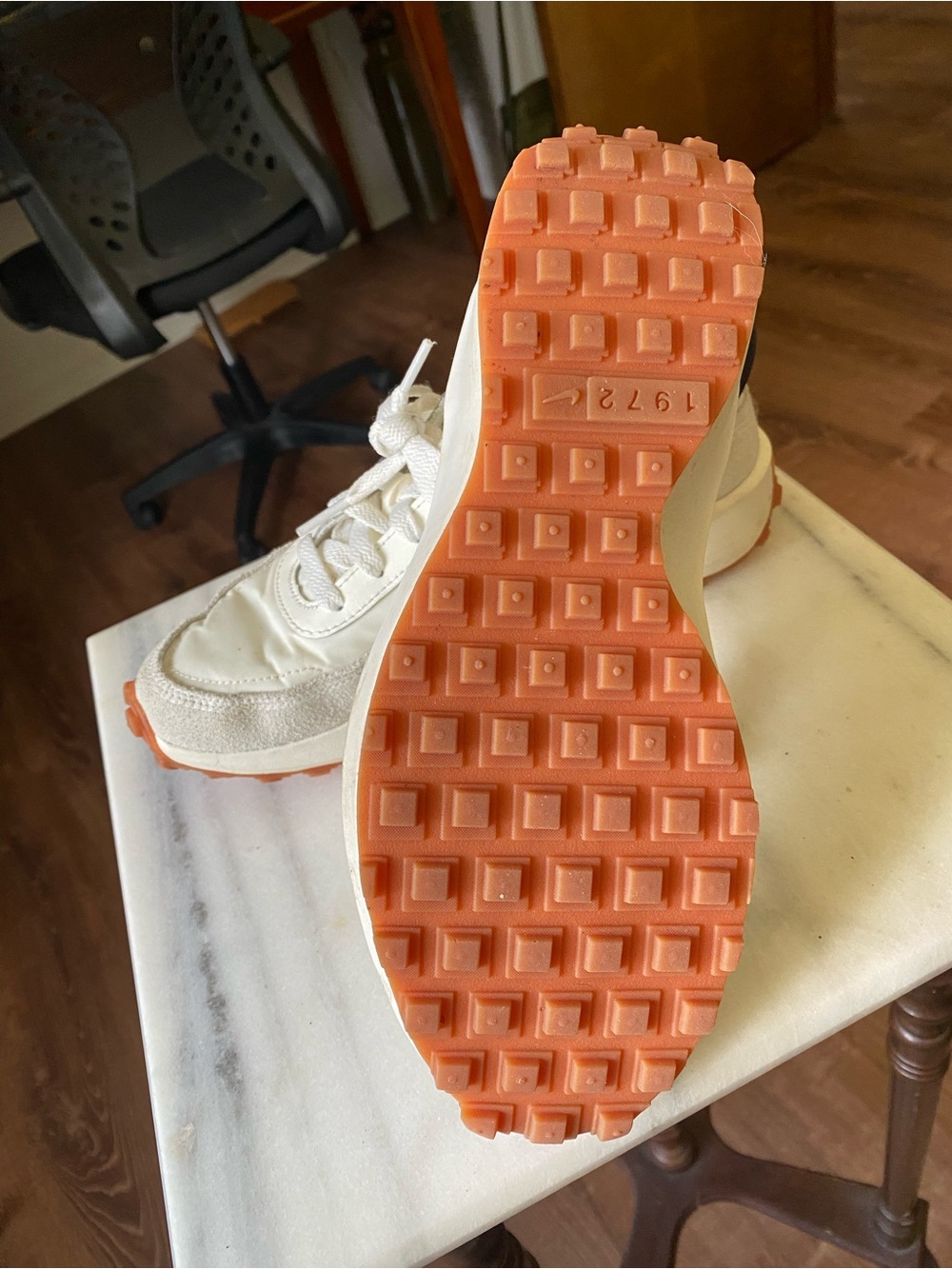 Nike White Black Swoosh Retro Trainer with Gum Sole - Picture 4 of 5